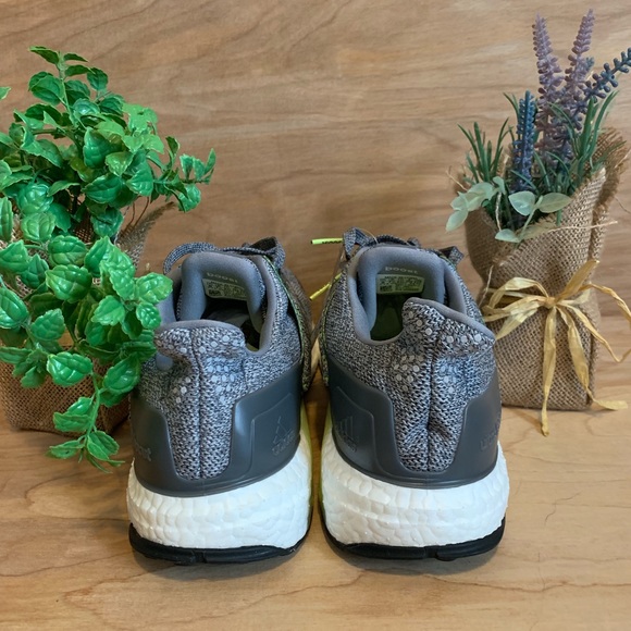 Adidas Ultraboost ST Primeknit Running Shoes - Picture 4 of 8